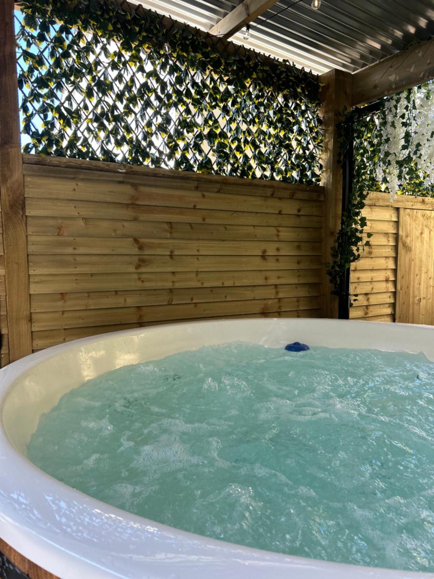 Апартаменты Seid Bo - Sleeps 6 - New Private 6 Person Hottub Available Burnfoot Экстерьер фото